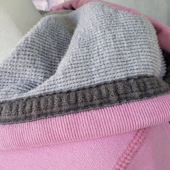 Abercrombie & Fitch pink hooded sweatshirt. Size L - Picture 4 of 6